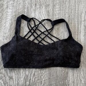 Lululemon Free to be wild Black Crisscross Sports Bra sz 14